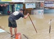 Palembang Masih Digenangi Banjir, Aktivitas Warga Terganggu