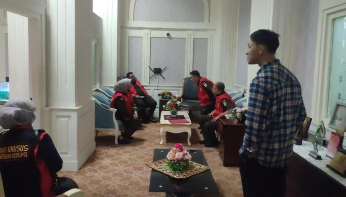 Usai Lakukan Penggeledahan Dinas Perkim, Tim Pidsus Kejati Sumsel Turut Periksa Kantor Wali Kota Palembang