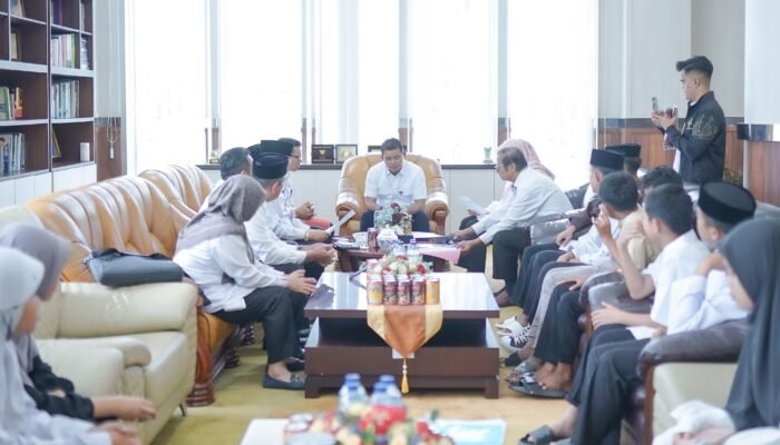 Bupati Solok Lepas Keberangkatan 12 Siswa ke Sekolah Cendekia BAZNAS Boarding School