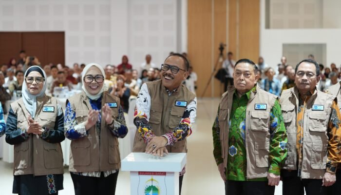 Gubernur Sulbar, Suhardi Duka Dorong Digitalisasi Pajak dan Tertibkan Plat DC untuk Tingkatkan PAD