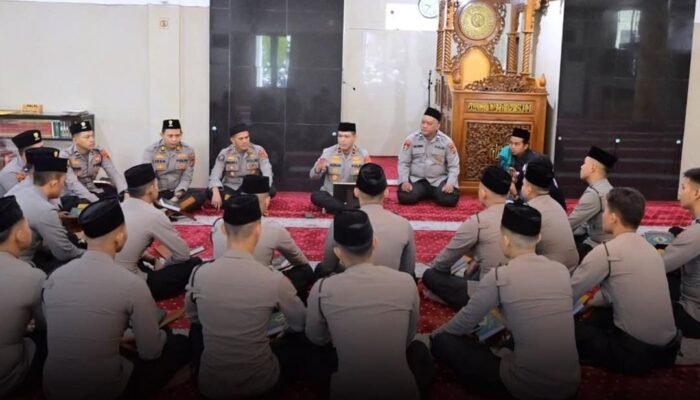 Polda Jambi Gelar Binrohtal dan Khatam Al-Qur’an