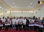 Bupati Tulungagung Secara Simbolis Bagikan BLT DD Tahap II di Desa Batokan Ngantru 