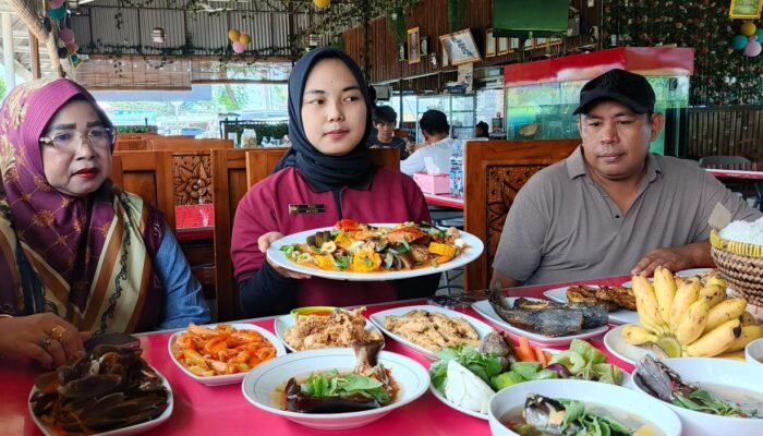 Natural Kings Sediakan Menu Andalan Seafood Siput Tumbah