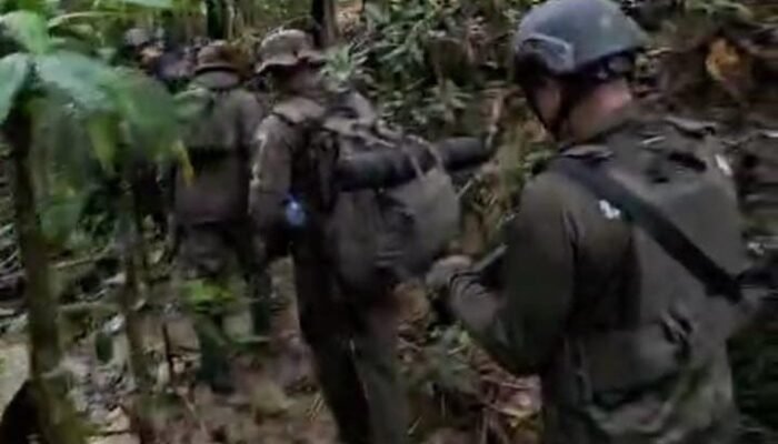 Iptu Tomi Samuel Marbun Hilang, Kapolda Papua Barat Rela Jalan Kaki Sisir Daratan