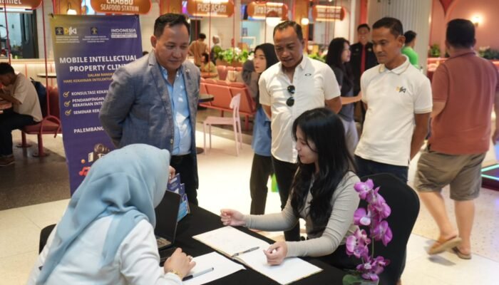 Pantau Langsung Mobile IP Clinic, Kakanwil Kemenkum Sumsel Pastikan Layanan yang Mudah dan Cepat