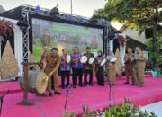 Kepala Disdik Tulungagung Buka Parade Kentrung Siswa di SMP Negeri 1 Kedungwaru