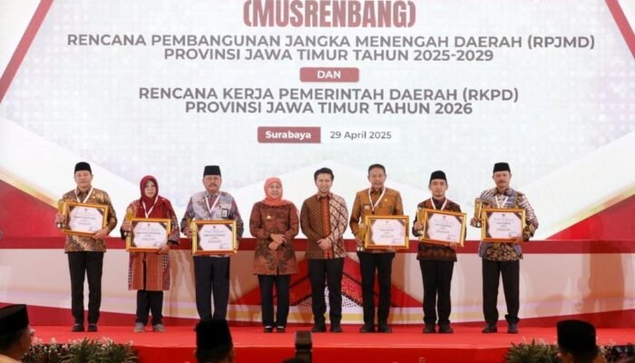 Membanggakan, Kota Malang Raih Penghargaan Kota Dengan Pembangunan Daerah Terbaik se-Jawa Timur