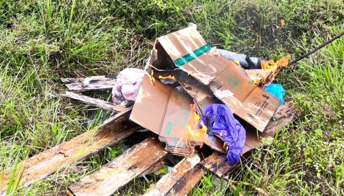 Cegah Penyakit Aneh, Karantina PLBN Badau Kapuas Hulu Musnahkan 24 Kg Daging Tanpa Dokumen