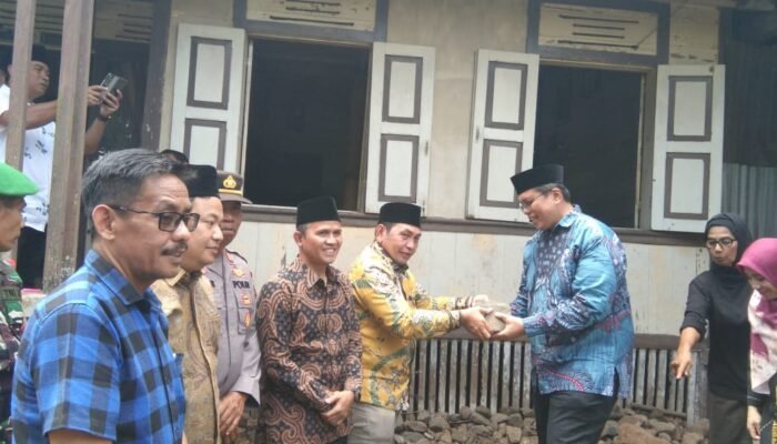 Perantau Padang Magek Bedah Rumah Warga Jorong Guguak Gadang