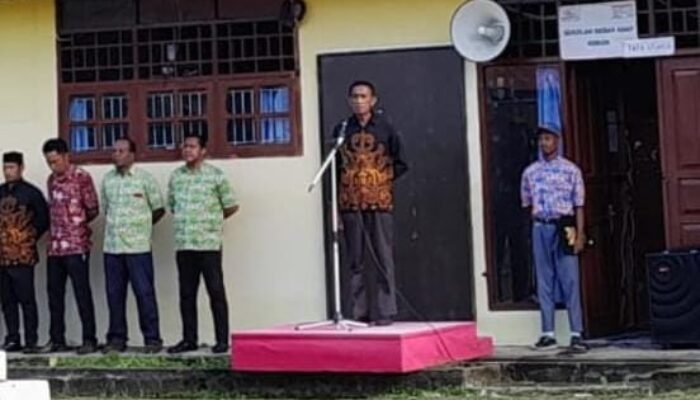 Peringati Hardiknas di Distrik Karas, Siwa Yarkuran Pesan Siswa dan Dorong Kemajuan Pendidikan