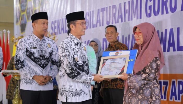 Ratu Dewa Konsisten Majukan Dunia Pendidikan di Palembang