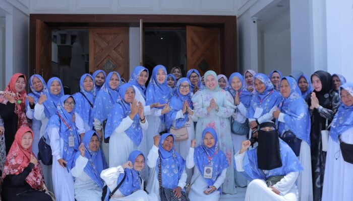 Ketua TP PKK Kota Palembang Hadiri Halalbihalal Ibu Pengajian