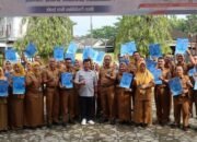 Kadisdik Kota Jambi Serahkan SK PPPK 2025 saat Apel Pagi