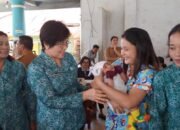 Ketua TP PKK Kabupaten Karo Kunjungi Posyandu Desa Kutabangun 