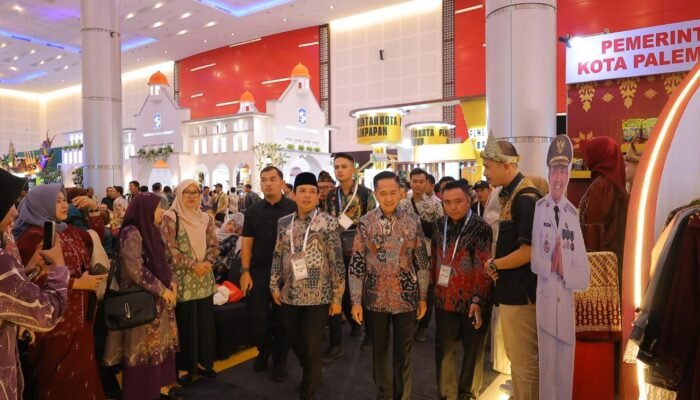 Stand Pemkot Palembang Ramai Pengunjung