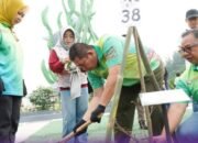 Wali Kota Pagar Alam Tanam Pohon di APEKSI Suroboyo