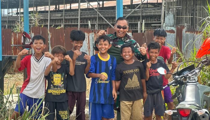 Dansatgas TMMD Ajak Anak-Anak Bermimpi Tinggi di Tengah Pembangunan Desa