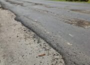 Baru Diperbaiki Jalan Lintas Jambi-Palembang Km 35 Rusak Lagi, Warga Pertanyakan Kualitas Proyek