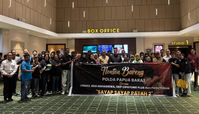 Polda Papua Barat dan Ormas di Manokwari Nobar Film Sayap Sayap Patah 2