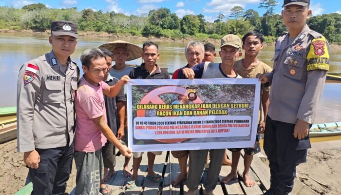 Polsek Putussibau Selatan Sosialisasikan Larangan Penangkapan Ikan Secara Ilegal