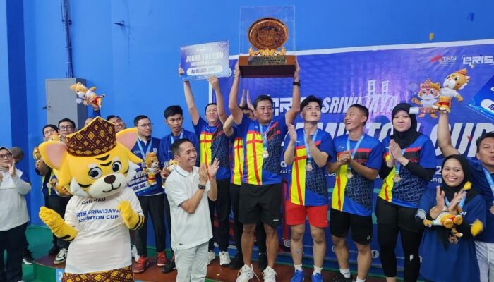 Kompetisi Badminton 2025 Antar Instansi, Polda Sumsel ‘Sabet’ Juara Pertama Beregu