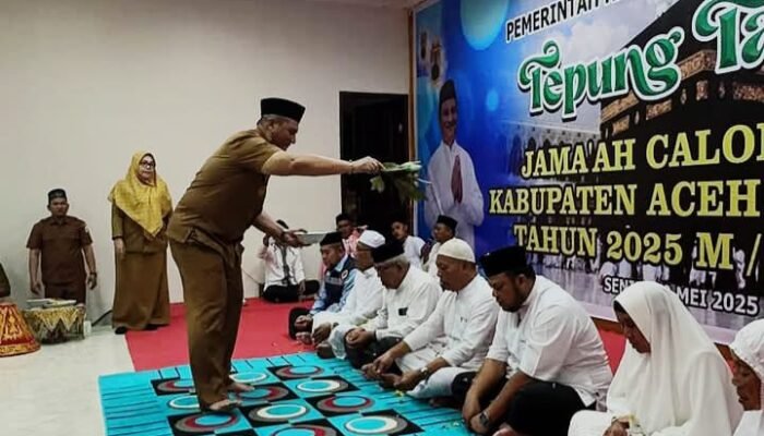 Tepung Tawar 174 Jamaah Calon Haji, Bupati Aceh Tamiang Ingatkan Jaga Kesehatan