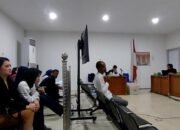 Tatapan Mata dan Gelengan Kepala Istri Muda Terdakwa Penuh Isyarat ke Arah Deliar