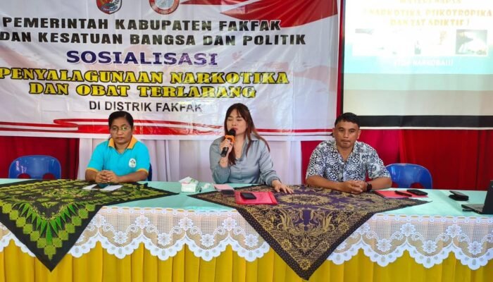 Kesbangpol Fakfak Sosialisasi Penyalahgunaan Narkoba dan Obat Terlarang Untuk Siswa SMA YPPK Don Bosco