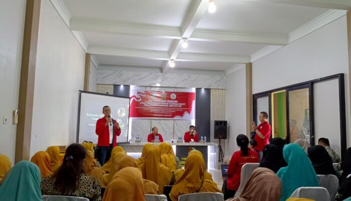 UNTAN Berikan Penyuluhan Hukum di Desa Sasaran TMMD Reguler ke-124 Mempawah