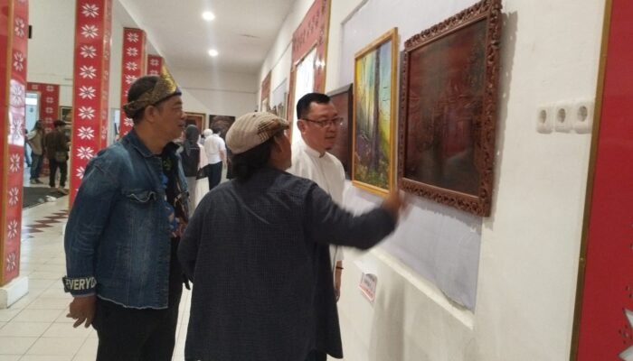Banjir Garis, Suguhkan Ratusan Karya Seni Lukis di Gedung Kesenian Palembang