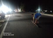 Tandan Sawit Berserakan di Depan Terminal Kedamin Darat