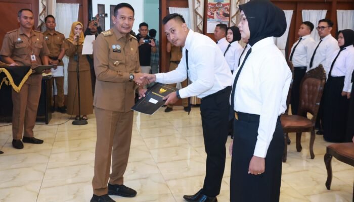 Walikota Malang Serahkan SK CPNS, Berikan Amanat Penting Tentang Etika Birokrasi dan Disiplin