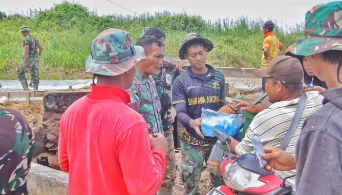 Wujud Syukur Ala Satgas TMMD Ke – 124 Mempawah Bersama Warga Jelang Rampungnya RLH dan Rabat Beton