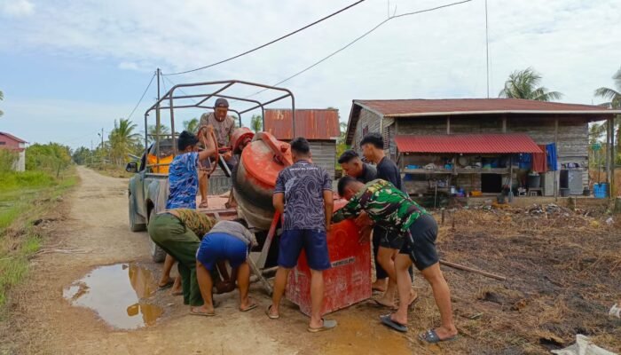 Rabat Beton Rampung ‘Senjata Utama’ Satgas TMMD Mempawah Membangun Desa