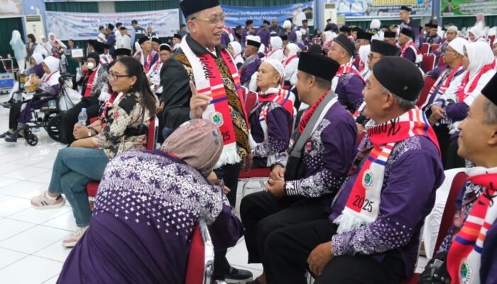Wakil Bupati Kapuas Hulu Tinjau Langsung Calon Jemaah Haji di Asrama Haji Batam