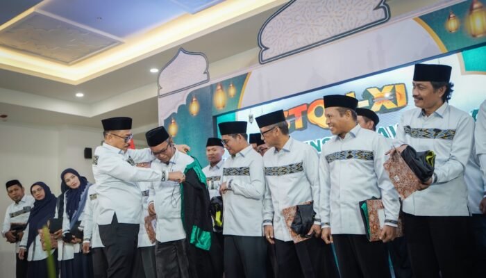 Pembukaan STQH XI Sulbar, Gubernur SDK dan Wagub Salim Serahkan Bantuan Hibah Lembaga Keagamaan dan Beasiswa Perguruan Tinggi