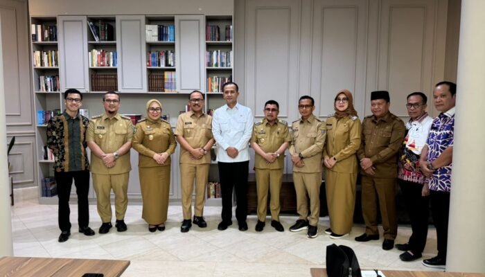 Sulbar Didorong Jadi Model Transmigrasi Modern, Gubernur dan Enam Bupati Temui Menteri