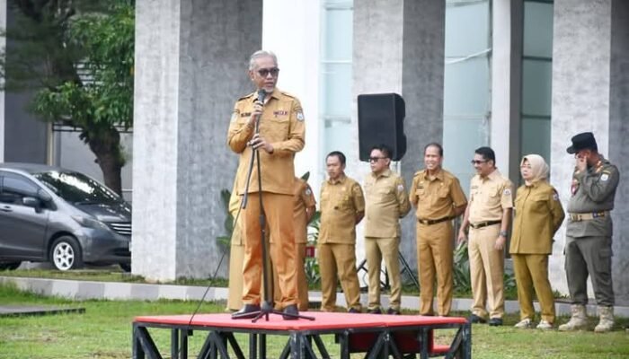 Bertindak Sebagai Inspektur Upacara, Plh Sekprov Sulbar, Herdin Ismail Tekankan 3 Hal Ke ASN