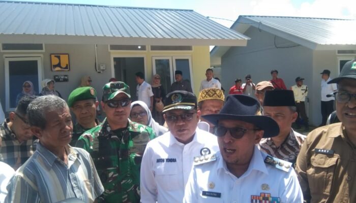 60 Unit Rumah Unian Terpadu Korban Bencana Galodo Diserahkan