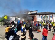 Puluhan Mahasiswa Gelar Aksi “Delapan Tuntutan” di Depan Kantor Bupati Musi Rawas