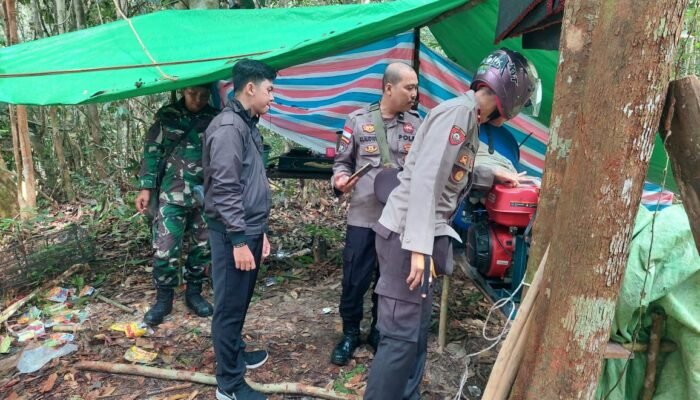 Cegah Aktivitas PETI TNI – Polri Patroli di Sungai Dusun Seridan Kapuas Hulu
