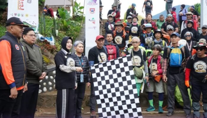 Wawako Lepas 70 KPA Pendaki Gunung Dempo Meriahkan Festival Dempo HUT Pagar Alam