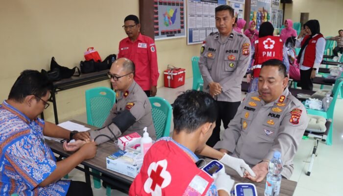 HUT Bhayangkara ke-79 Polres Kapuas Hulu Gelar Donor Darah