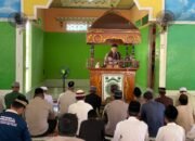 Kapolsek Boyan Tanjung Imami Sholat Jumat