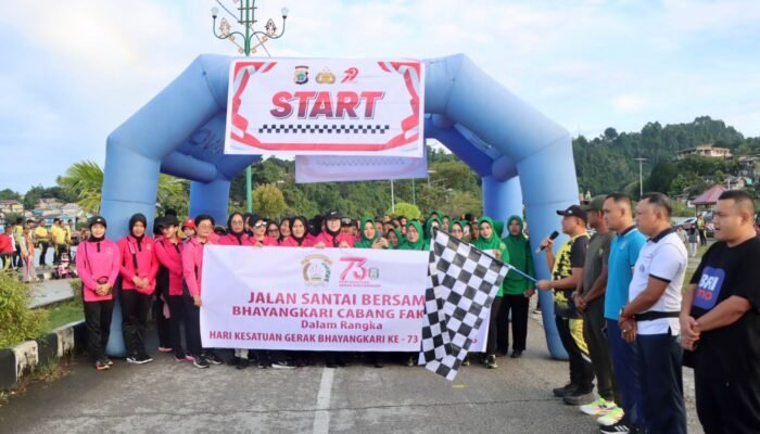 Bhayangkara ke-79, Dr Hendriyana Melepas Peserta Jalan Santai dan Olahraga Bersama