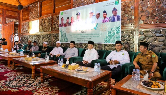 Kunjungan Bupati H M Toha di Ponpes Hidayatul Fudhola Disambut Antusias
