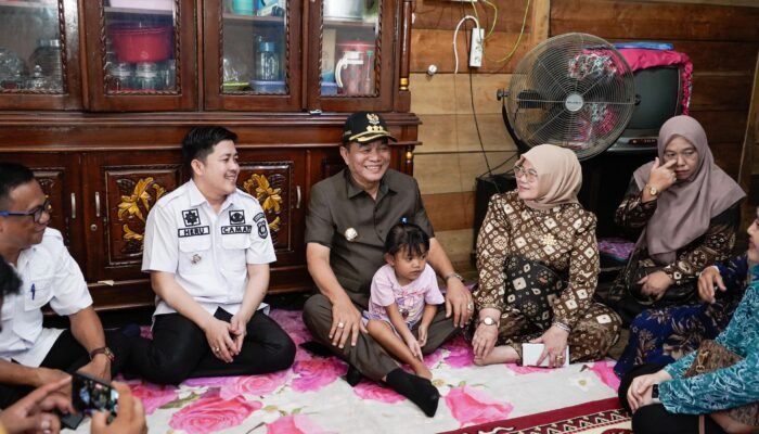 Bupati Muba Kunjungi Bocah Pengidap Jantung Bocor