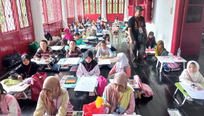 Peserta Lomba Melukis Hari Jadi Kota Palembang Membludak, Berikut Pemenangnya