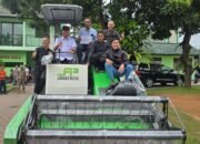 Bupati Tulungagung Serahkan Bantuan Alsintan Pasca Panen Untuk Dukung Swasembada Pangan Nasional