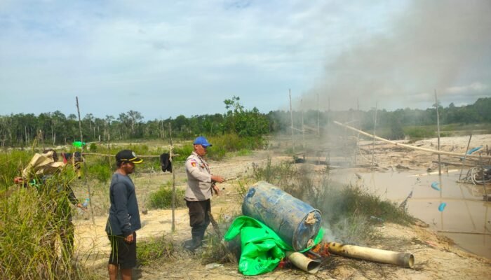 Polsek Silat Hilir Musnahkan Peralatan Tambang Ilegal